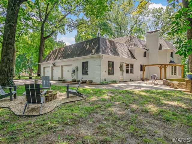 335 N Powder Mill Road, Belleville, IL 62223