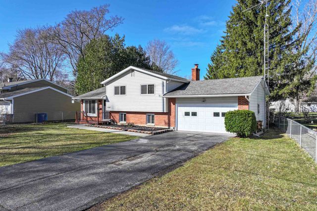 11160 Riverview Drive, Grand Blanc, MI 48439