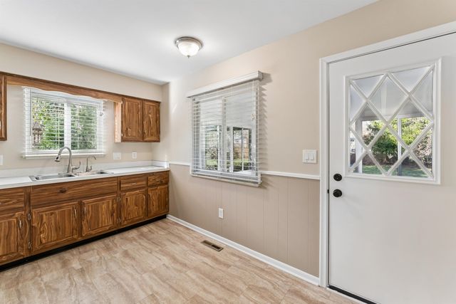 11160 Riverview Drive, Grand Blanc, MI 48439