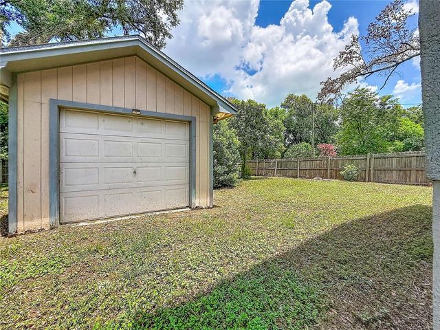 1926 MEADOWRIDGE DRIVE, Valrico, FL 33596