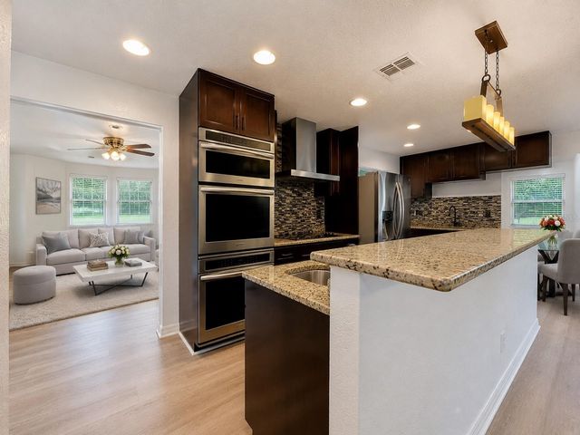 1926 MEADOWRIDGE DRIVE, Valrico, FL 33596