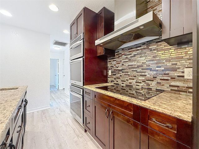1926 MEADOWRIDGE DRIVE, Valrico, FL 33596