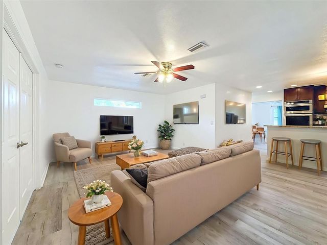 1926 MEADOWRIDGE DRIVE, Valrico, FL 33596
