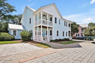 306 Marina View Drive, Southport, NC 28461