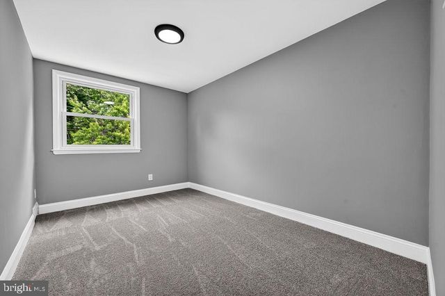 902 TAYLOR DR, Folcroft, PA 19032