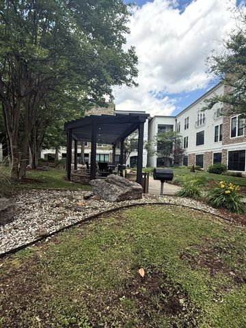 2600 Hillsboro Pike Apt 233, Nashville, TN 37212