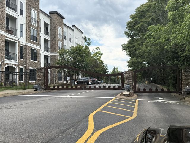 2600 Hillsboro Pike Apt 233, Nashville, TN 37212