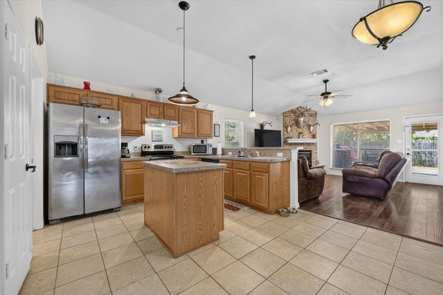 1144 Park Glen, Crowley, TX 76036