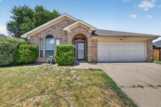 1144 Park Glen, Crowley, TX 76036