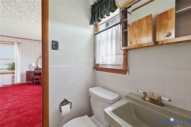 625 Pinehurst Ave, Colonial Heights, VA 23834