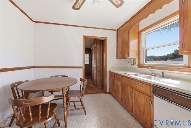 625 Pinehurst Ave, Colonial Heights, VA 23834