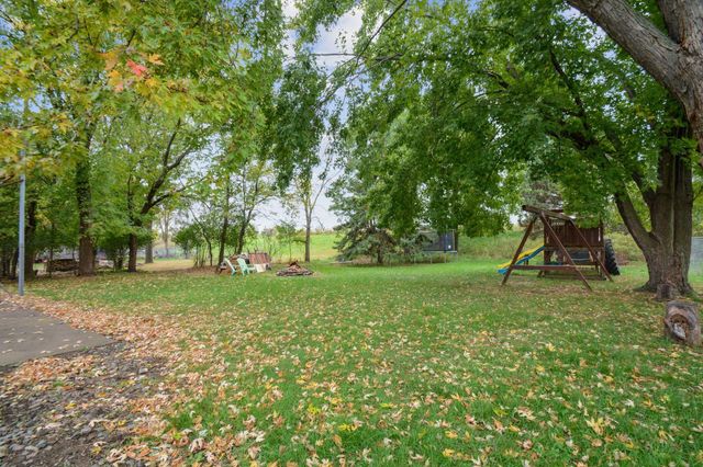 9143 James Avenue N, Brooklyn Park, MN 55444