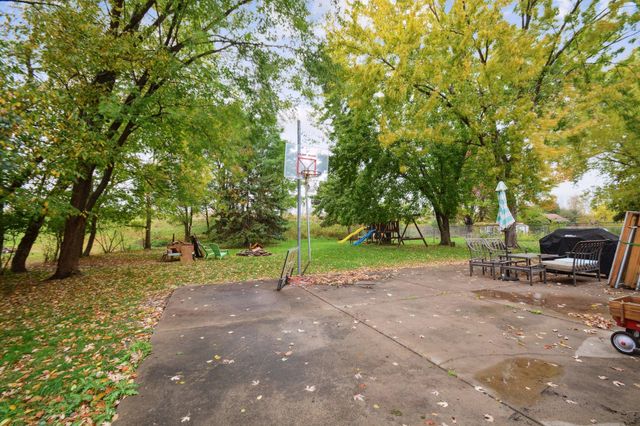 9143 James Avenue N, Brooklyn Park, MN 55444