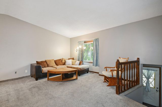 9143 James Avenue N, Brooklyn Park, MN 55444