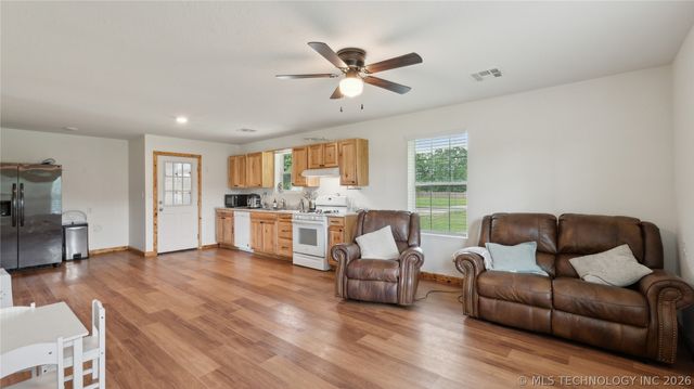 25301 E 330 Road, Chelsea, OK 74016
