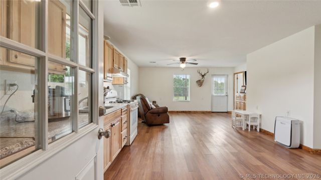 25301 E 330 Road, Chelsea, OK 74016