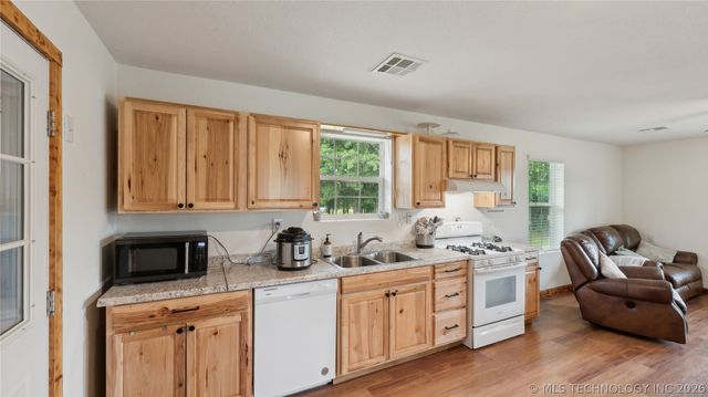 25301 E 330 Road, Chelsea, OK 74016