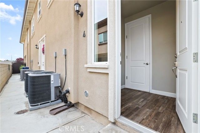 14881 Newland Street, Midway City, CA 92655