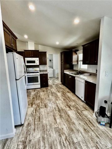 2205 W Acacia 155, Hemet, CA 92545