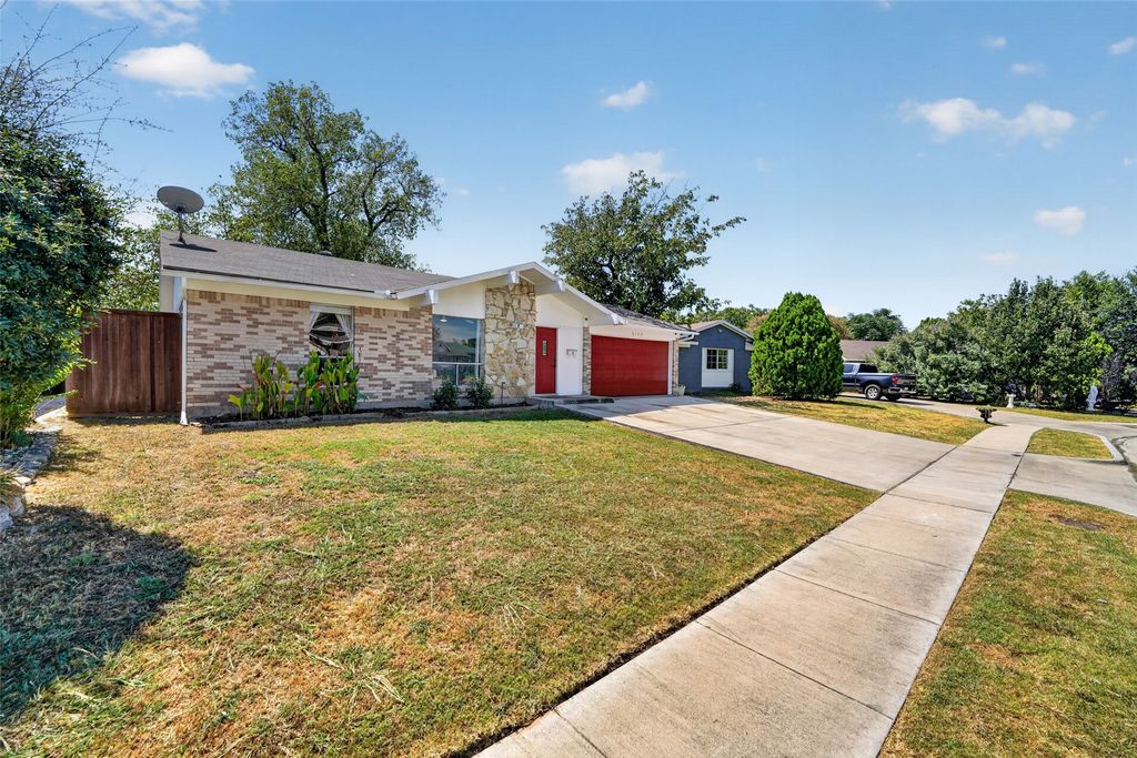 2130 Bowie Drive, Carrollton, TX 75006 — photo 5