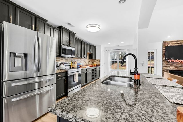 1838 Patricia Dr, Clarksville, TN 37040