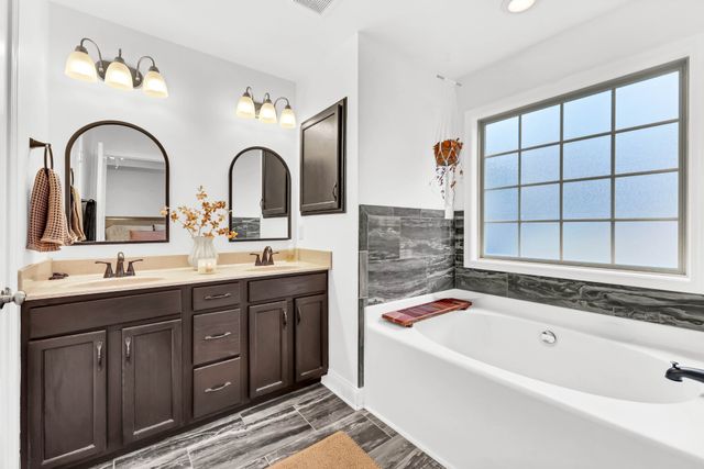 1838 Patricia Dr, Clarksville, TN 37040