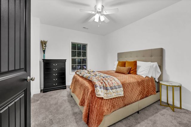 1838 Patricia Dr, Clarksville, TN 37040