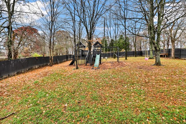 1838 Patricia Dr, Clarksville, TN 37040