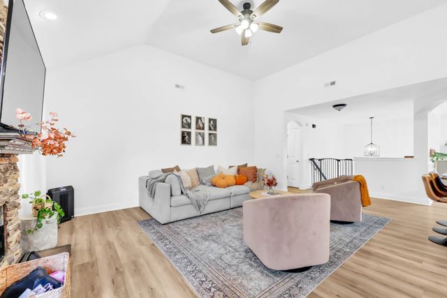 1838 Patricia Dr, Clarksville, TN 37040