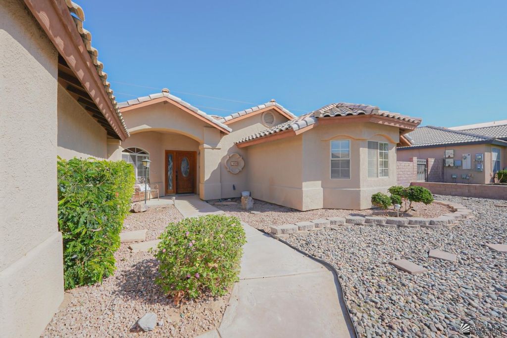 1464 W 32 Pl, Yuma, AZ 85365