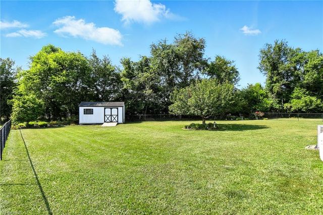 109 Marbrook Drive, Mocksville, NC 27028