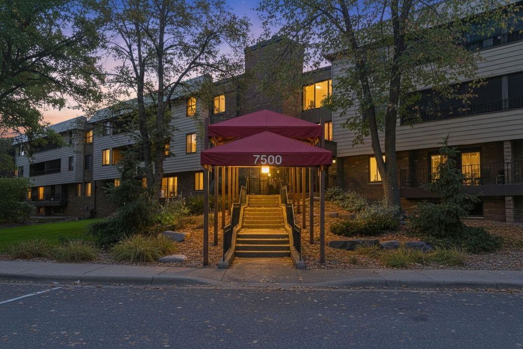 7500 Cahill Road 109C, Edina, MN 55439