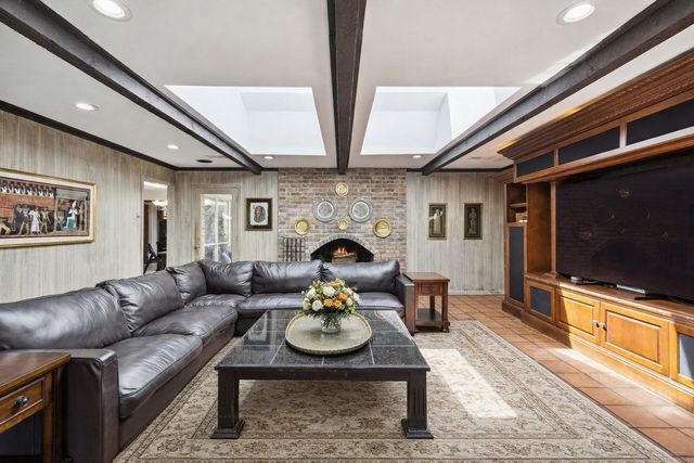 6517 Briarmeade Drive, Dallas, TX 75254