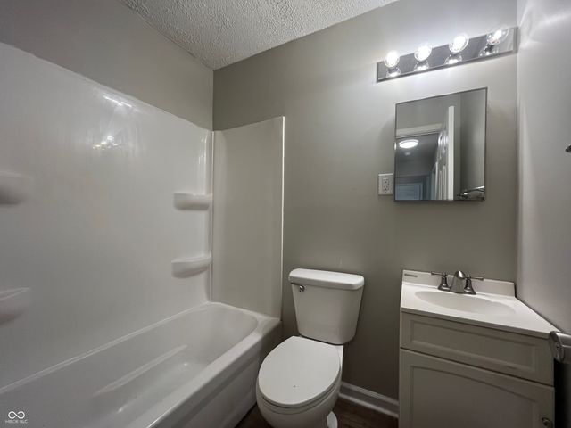 6214 Eastridge Drive, Indianapolis, IN 46219