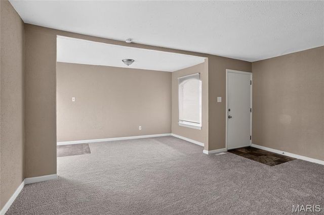 2583 Robley Drive, St Louis, MO 63136