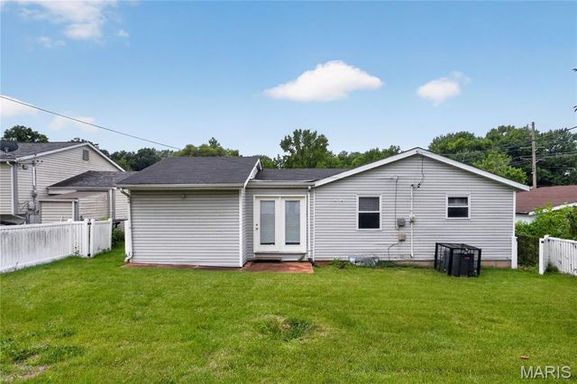 2583 Robley Drive, St Louis, MO 63136