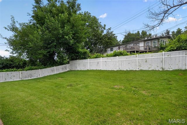 2583 Robley Drive, St Louis, MO 63136