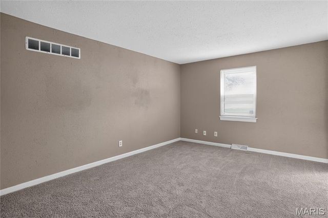 2583 Robley Drive, St Louis, MO 63136