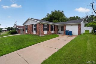 2583 Robley Drive, St Louis, MO 63136