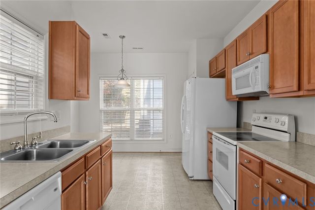 13324 Naylors Blue Ct, Chester, VA 23836