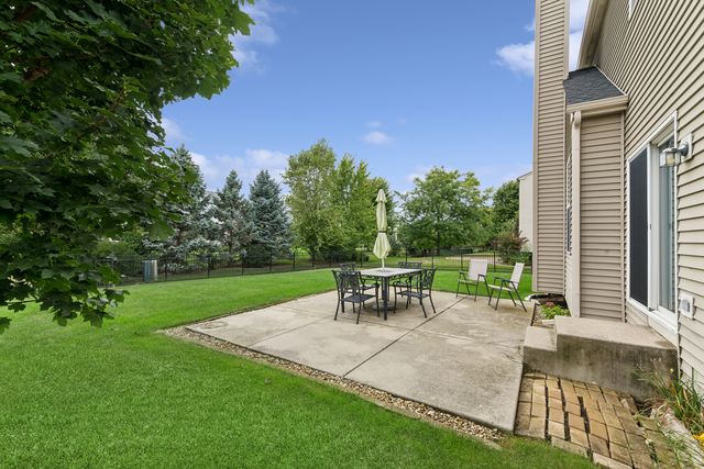 3109 Erika Lane, Carpentersville, IL 60110