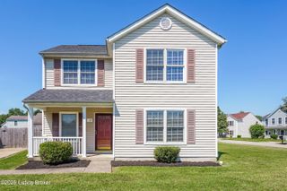 6607 Hunters Creek Blvd, Louisville, KY 40258