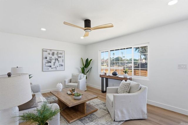 702 4 Oaklawn Avenue, Chula Vista, CA 91910