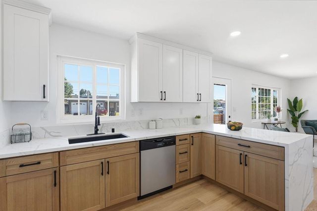 702 4 Oaklawn Avenue, Chula Vista, CA 91910