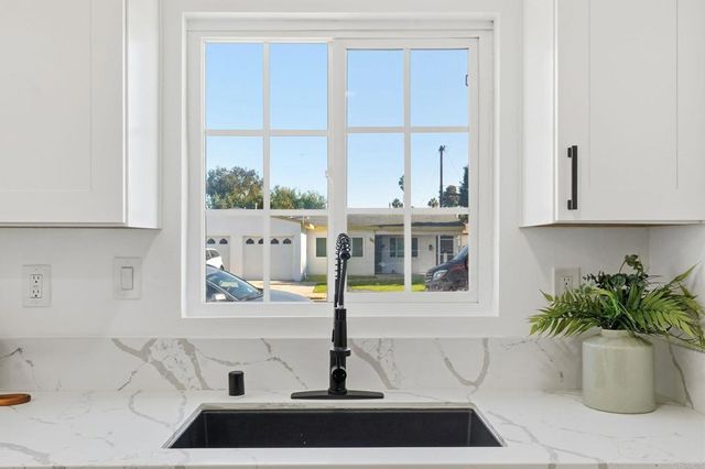 702 4 Oaklawn Avenue, Chula Vista, CA 91910