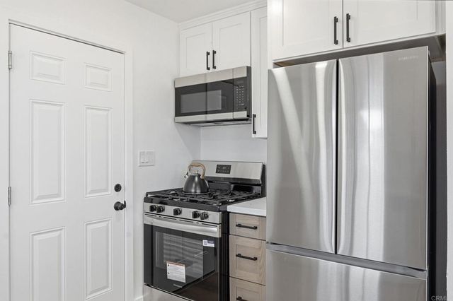 702 4 Oaklawn Avenue, Chula Vista, CA 91910