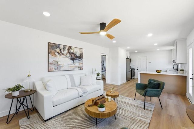 702 4 Oaklawn Avenue, Chula Vista, CA 91910