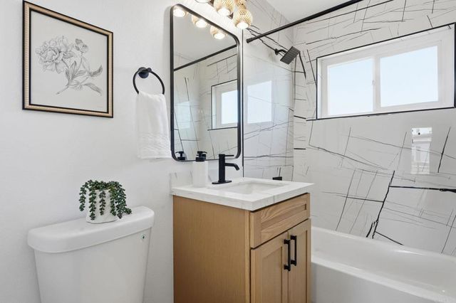 702 4 Oaklawn Avenue, Chula Vista, CA 91910