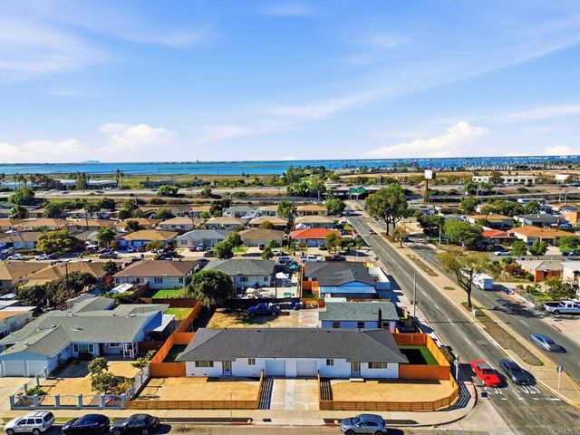 702 4 Oaklawn Avenue, Chula Vista, CA 91910