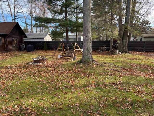 3657 E Houghton Lake Drive, Houghton Lake, MI 48629